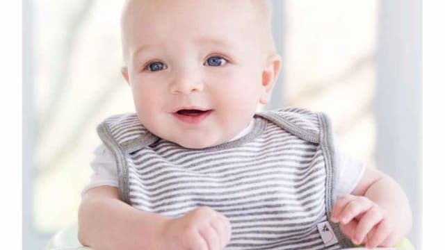 A baby bib for your little charmer