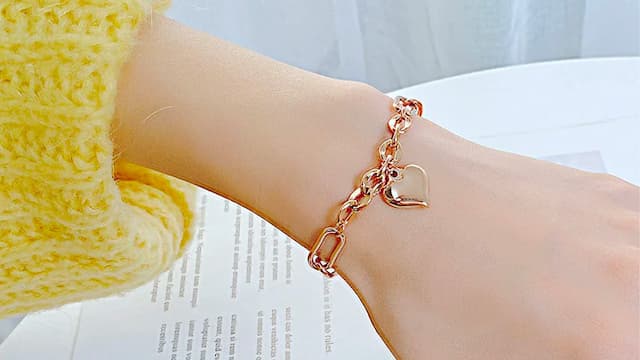 Get The Best Gift for Your Loved Ones from CELOVIS