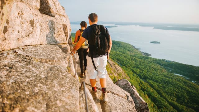5 Breathtaking Scenic Day-hike Places in The World