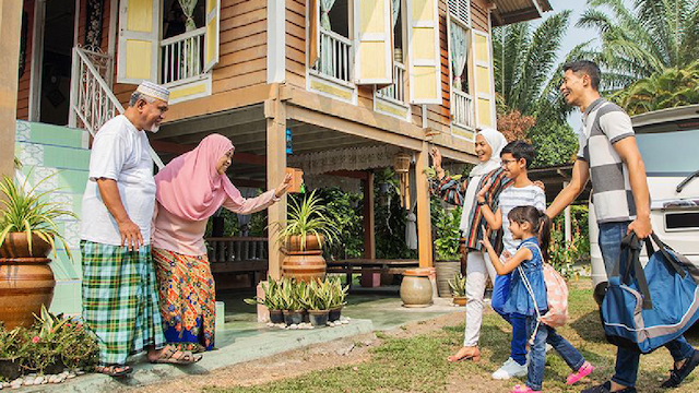 Unlock Exclusive Hari Raya Deals with Atome