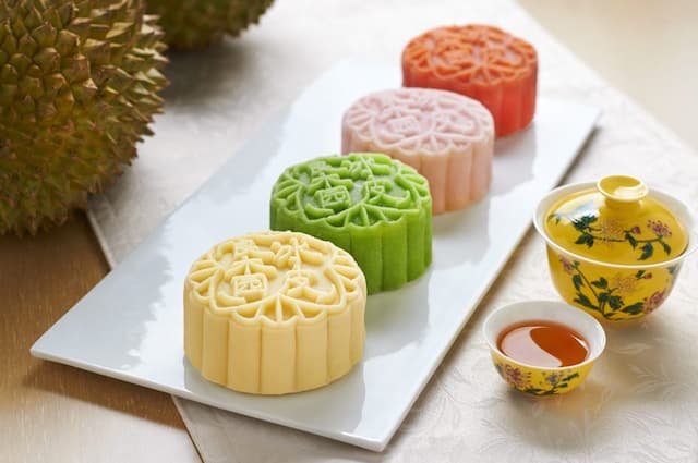 Savor the delectable Goodwood Park mooncakes in Malaysia