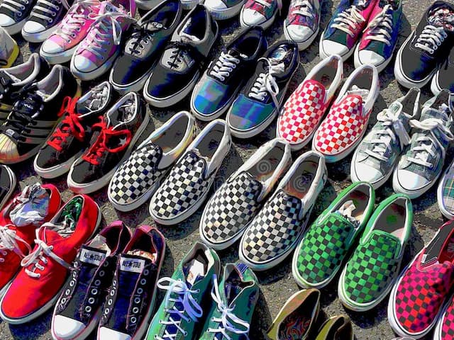 Why Vans shoes are a popular choice among teens？