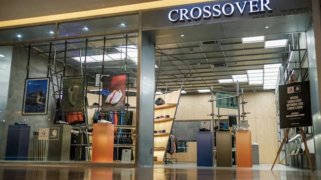 Crossover Concept Store – Your one-stop shop for clothes, shoes, and more!